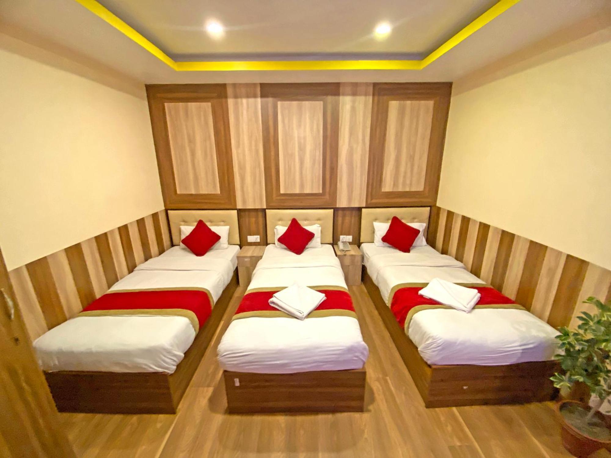 Hotel Airport Holiday Kathmandu Exterior photo