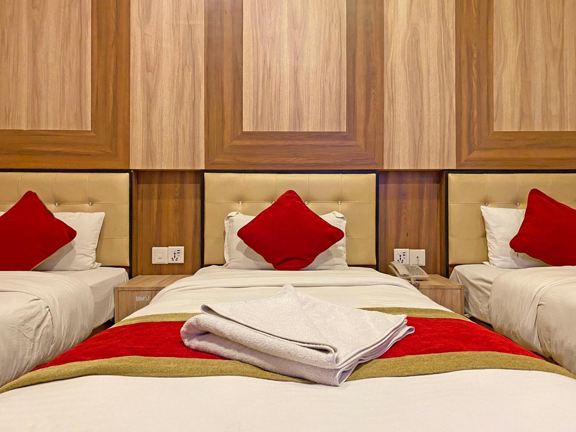 Hotel Airport Holiday Kathmandu Exterior photo