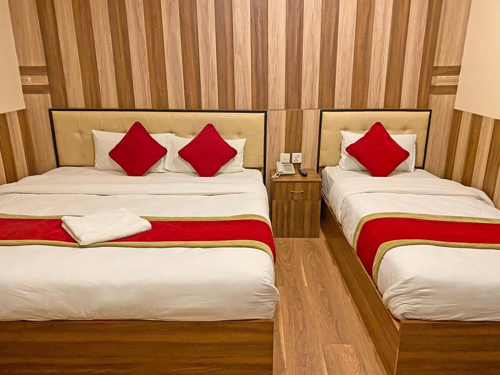 Hotel Airport Holiday Kathmandu Exterior photo