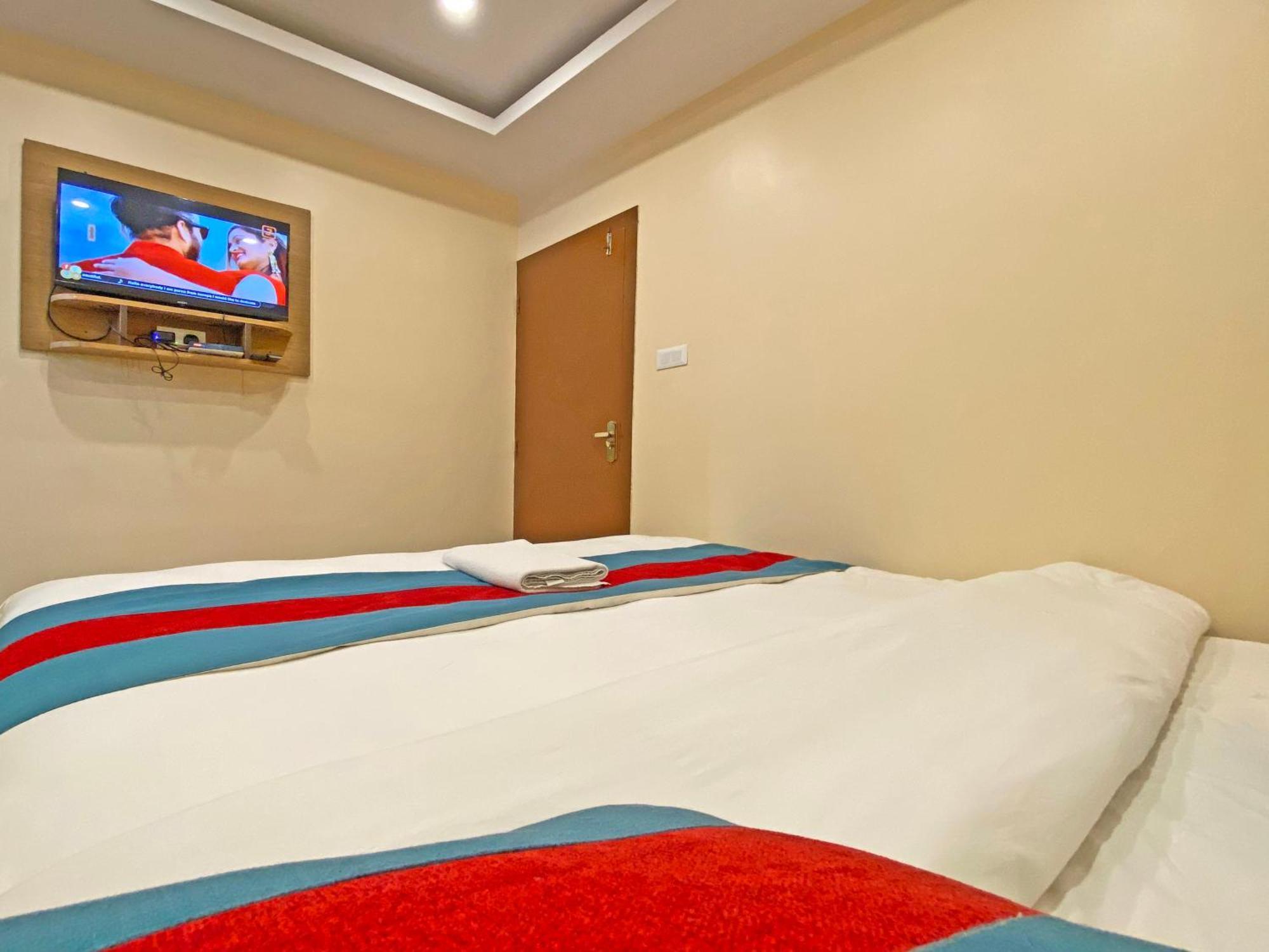 Hotel Airport Holiday Kathmandu Exterior photo
