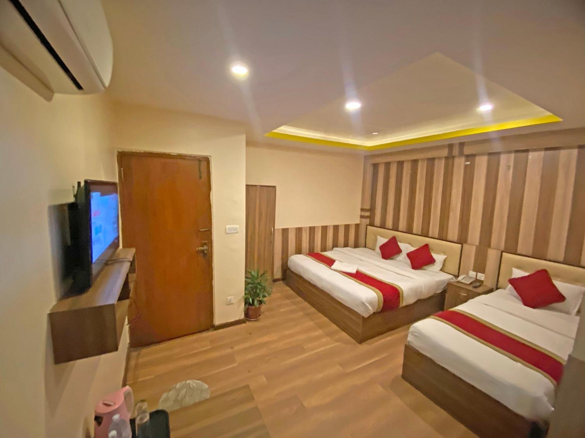 Hotel Airport Holiday Kathmandu Exterior photo